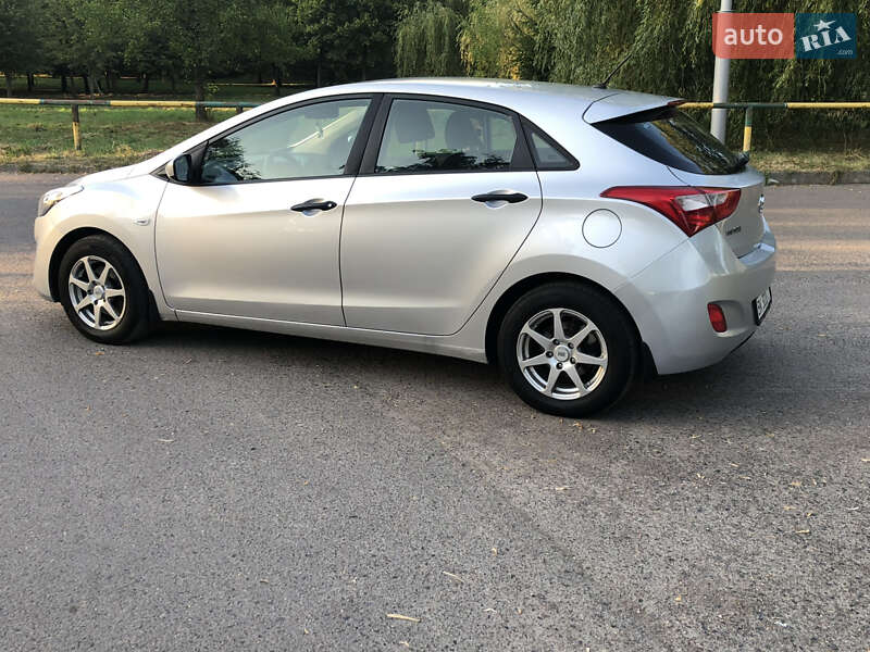 Хэтчбек Hyundai i30 2013 в Ровно