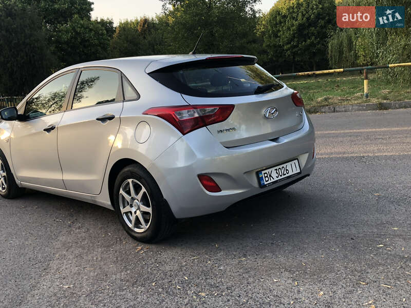 Хэтчбек Hyundai i30 2013 в Ровно