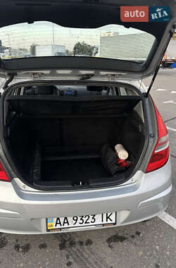 Хетчбек Hyundai i30 2008 в 