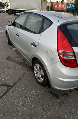 Хетчбек Hyundai i30 2008 в 