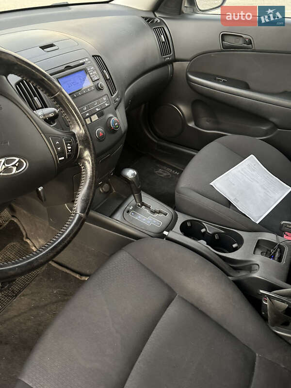 Хэтчбек Hyundai i30 2008 в Киеве