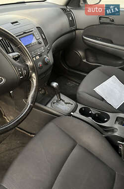 Хетчбек Hyundai i30 2008 в 