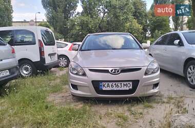 Хэтчбек Hyundai i30 2010 в Киеве