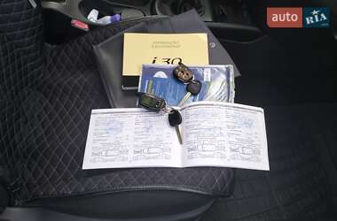 Хэтчбек Hyundai i30 2010 в 