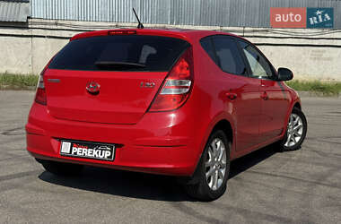 Хэтчбек Hyundai i30 2009 в 