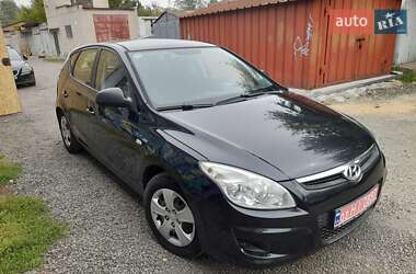 Хэтчбек Hyundai i30 2009 в 
