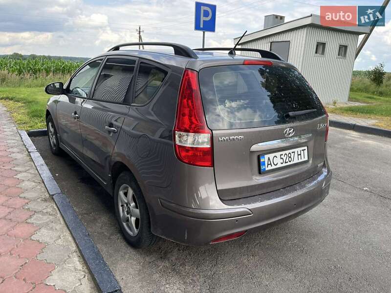 Универсал Hyundai i30 2011 в Владимире