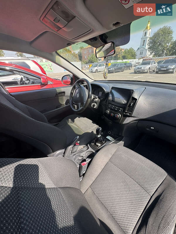 Хэтчбек Hyundai i30 2010 в Прилуках