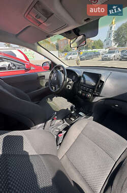 Хэтчбек Hyundai i30 2010 в 