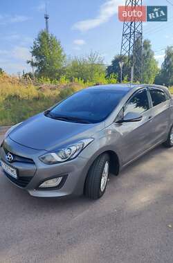 Хэтчбек Hyundai i30 2014 в Вышгороде