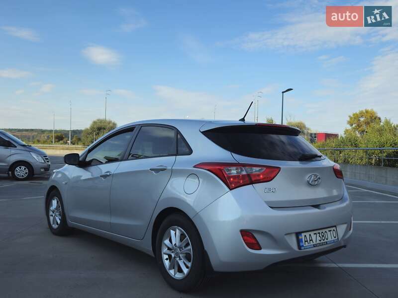 Хэтчбек Hyundai i30 2016 в Киеве фото 2 Хэтчбек Hyundai i30 2016 в Киеве