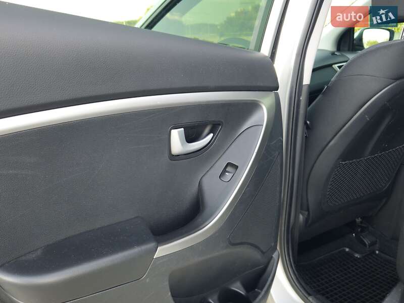 Хэтчбек Hyundai i30 2016 в Киеве фото 26 Хэтчбек Hyundai i30 2016 в Киеве