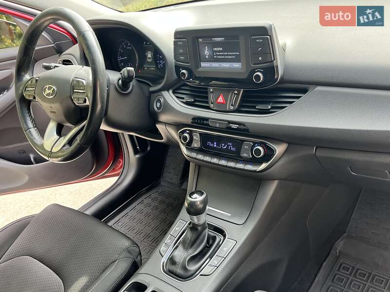 Хэтчбек Hyundai i30 2017 в Киеве