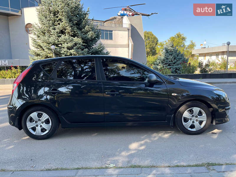 Хэтчбек Hyundai i30 2011 в Запорожье