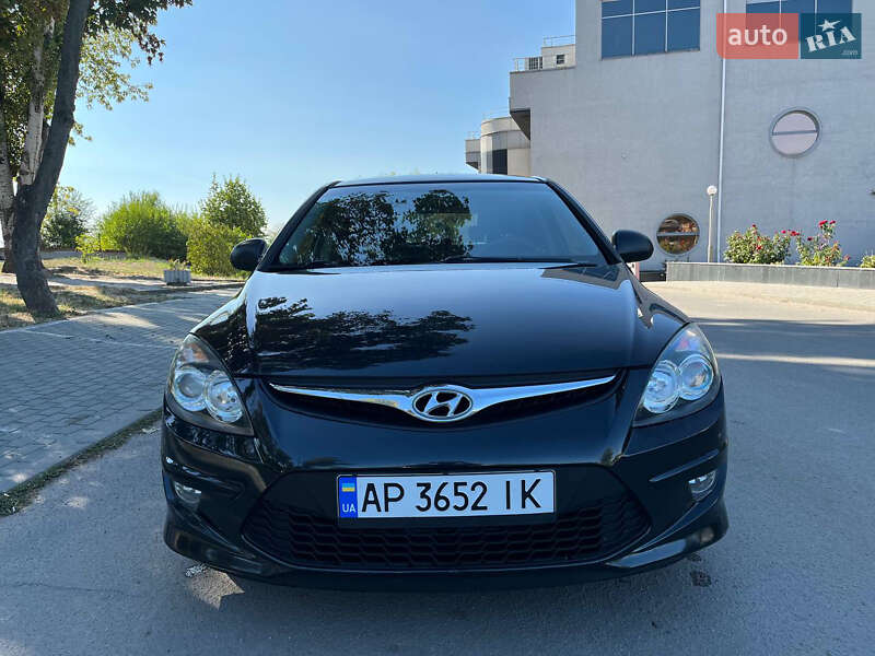Хэтчбек Hyundai i30 2011 в Запорожье