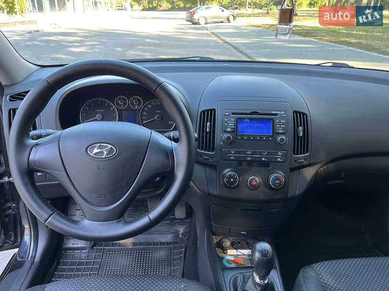 Хэтчбек Hyundai i30 2011 в Запорожье