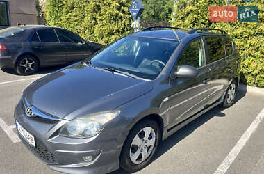 Универсал Hyundai i30 2010 в 