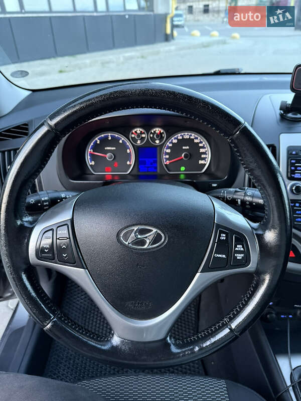 Хэтчбек Hyundai i30 2009 в Тернополе