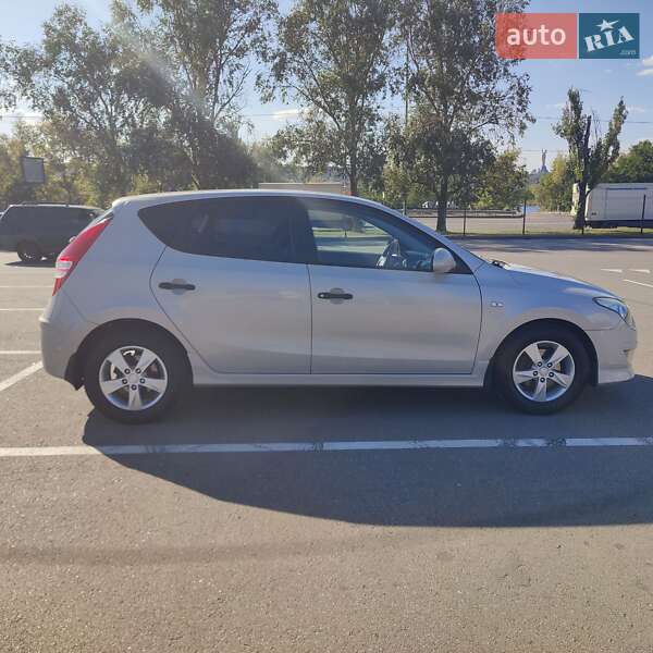 Хэтчбек Hyundai i30 2010 в Киеве фото 14 Хэтчбек Hyundai i30 2010 в Киеве