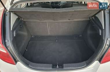 Хэтчбек Hyundai i30 2011 в 