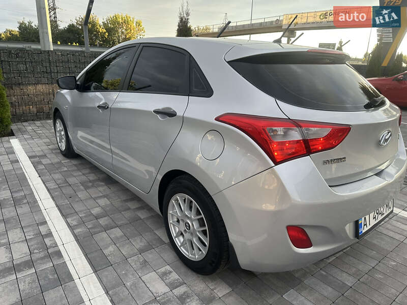 Хэтчбек Hyundai i30 2012 в Макарове