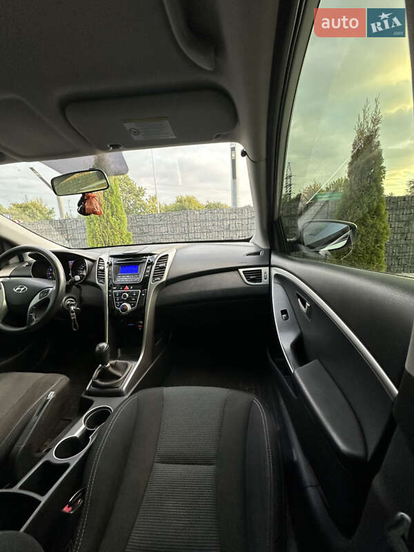 Хэтчбек Hyundai i30 2012 в Макарове