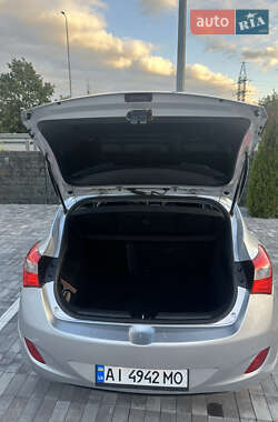 Хэтчбек Hyundai i30 2012 в 