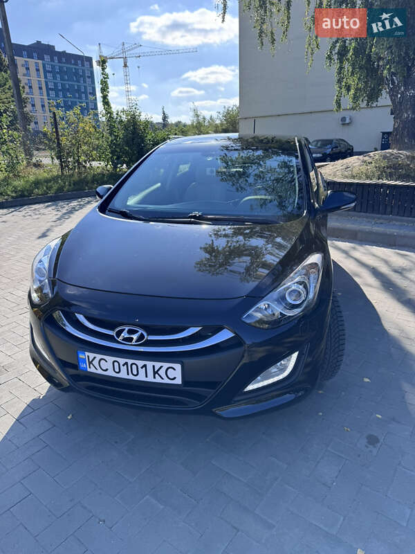 Хэтчбек Hyundai i30 2014 в 