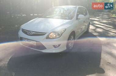 Хэтчбек Hyundai i30 2010 в 