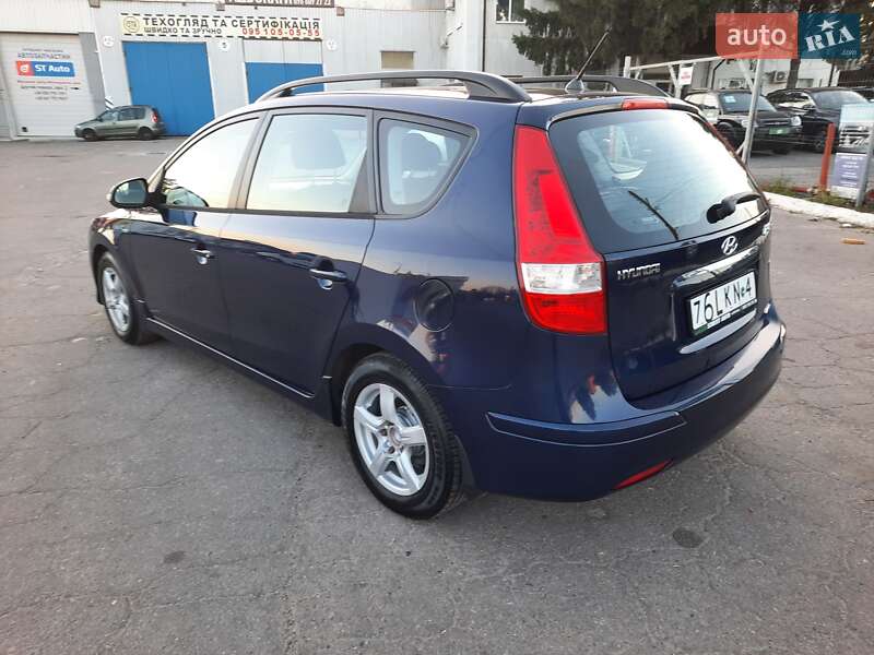 Универсал Hyundai i30 2011 в Полтаве