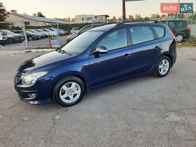 Универсал Hyundai i30 2011 в Полтаве