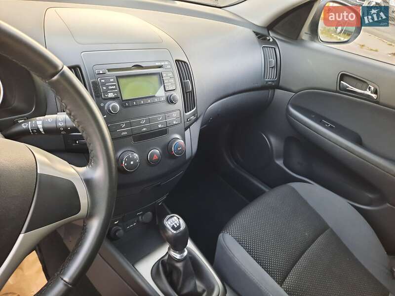 Универсал Hyundai i30 2011 в Полтаве