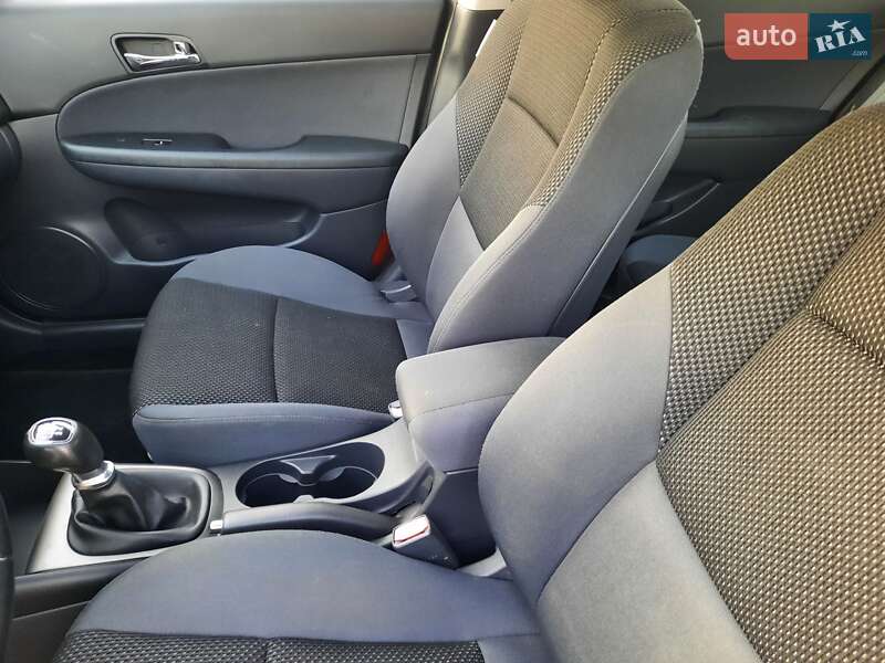 Универсал Hyundai i30 2011 в Полтаве