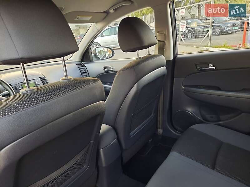 Универсал Hyundai i30 2011 в Полтаве