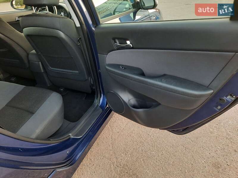 Универсал Hyundai i30 2011 в Полтаве