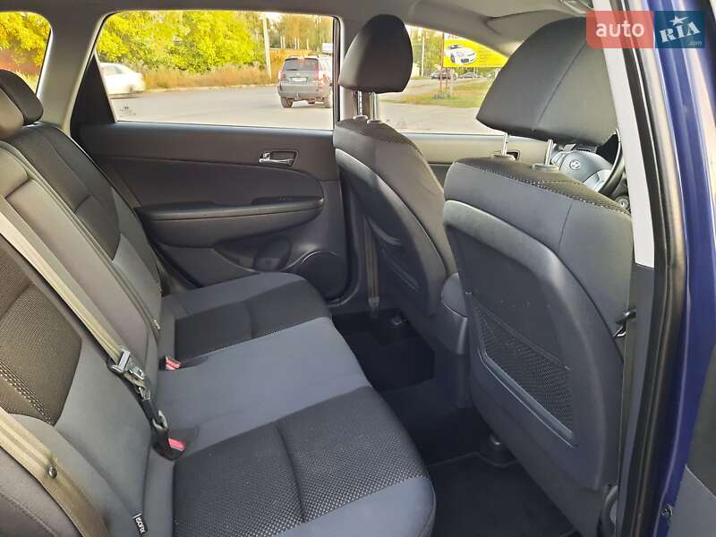Универсал Hyundai i30 2011 в Полтаве