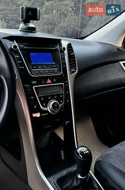 Хэтчбек Hyundai i30 2012 в 