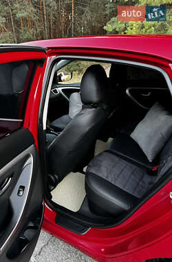 Хэтчбек Hyundai i30 2012 в 