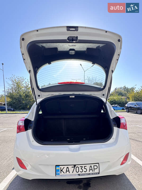 Хэтчбек Hyundai i30 2016 в Киеве