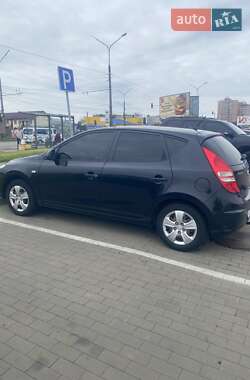 Хэтчбек Hyundai i30 2009 в 