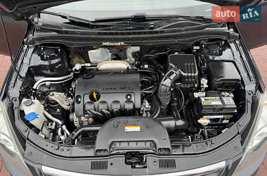 Хэтчбек Hyundai i30 2010 в 