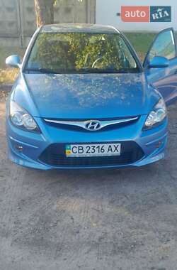 Хэтчбек Hyundai i30 2011 в Чернигове