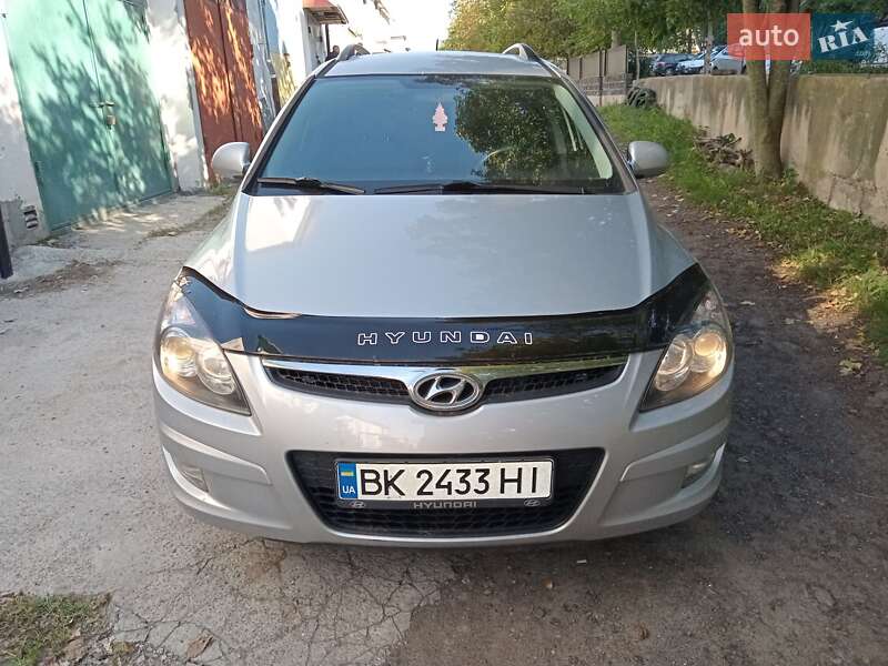 Универсал Hyundai i30 2010 в Ровно