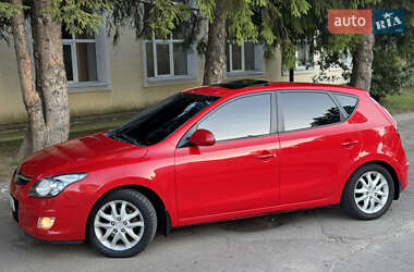 Хэтчбек Hyundai i30 2009 в 
