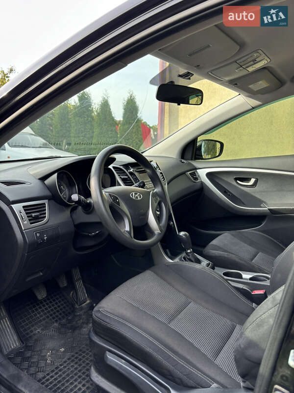 Хэтчбек Hyundai i30 2013 в Сарнах