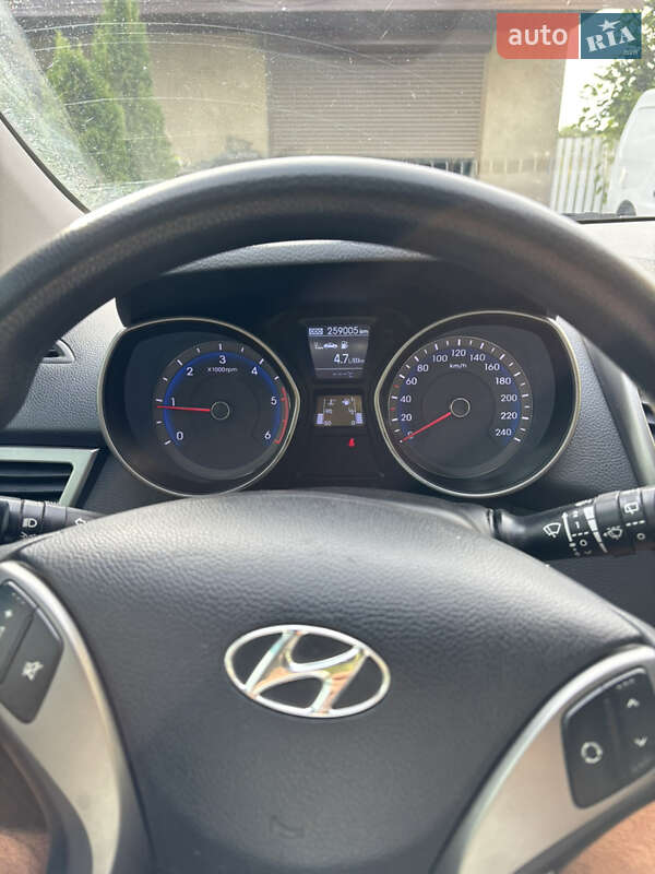 Хэтчбек Hyundai i30 2013 в Сарнах