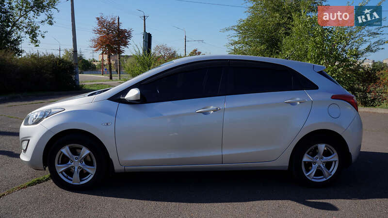 Хэтчбек Hyundai i30 2013 в Кривом Роге