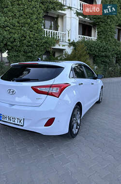 Хэтчбек Hyundai i30 2015 в 