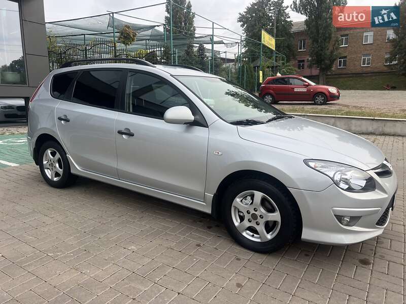 Универсал Hyundai i30 2011 в Киеве
