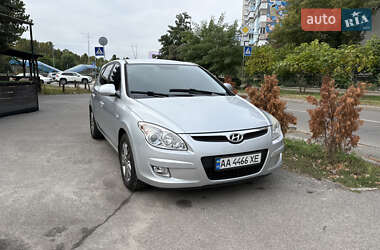 Хэтчбек Hyundai i30 2008 в 